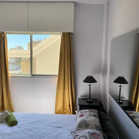 Private In A Shared Flat At Location 民宿