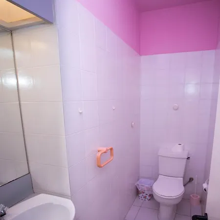 Проживание в семье Private In A Shared Flat At Location